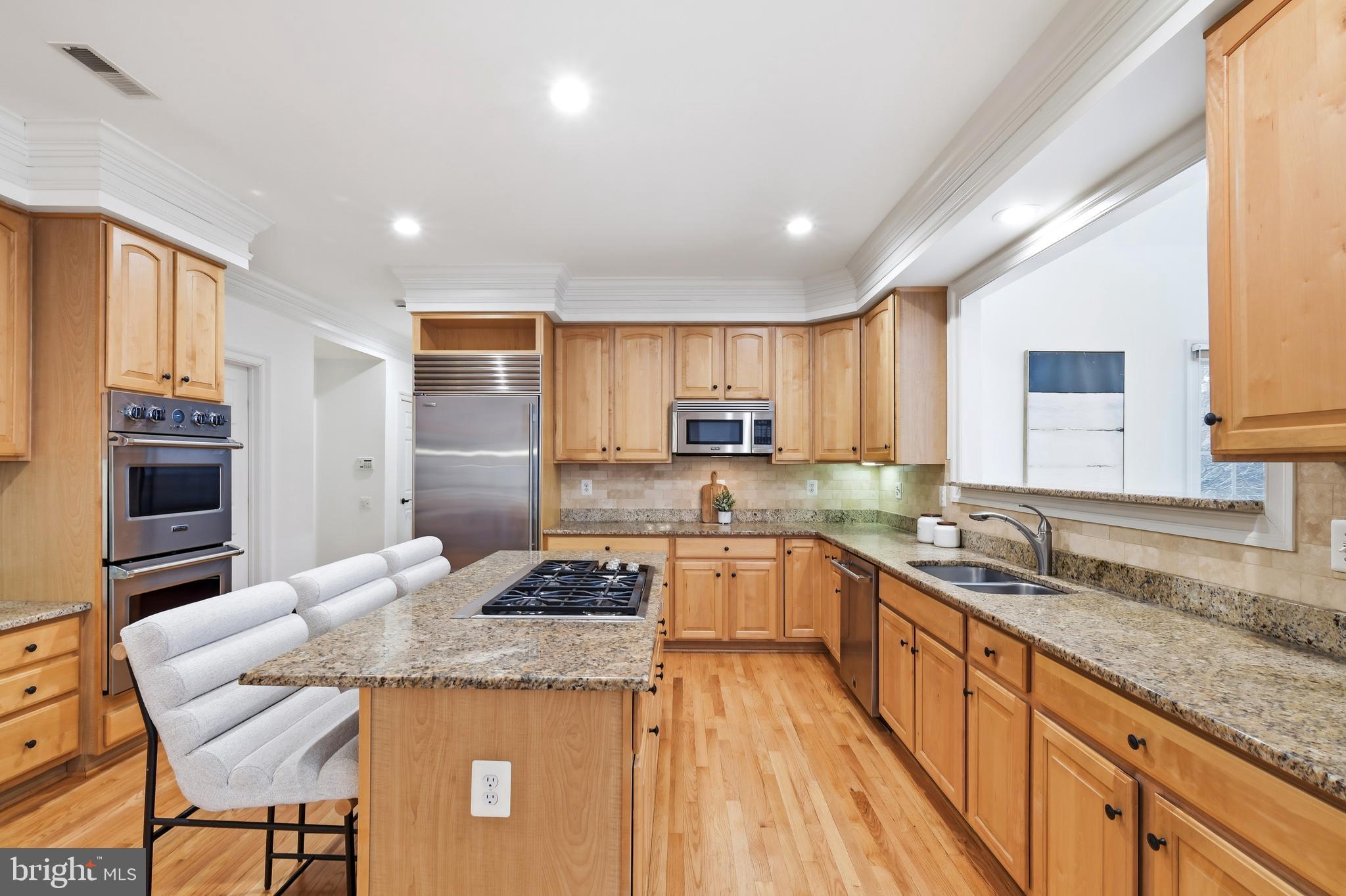 10405 SANDRINGHAM COURT