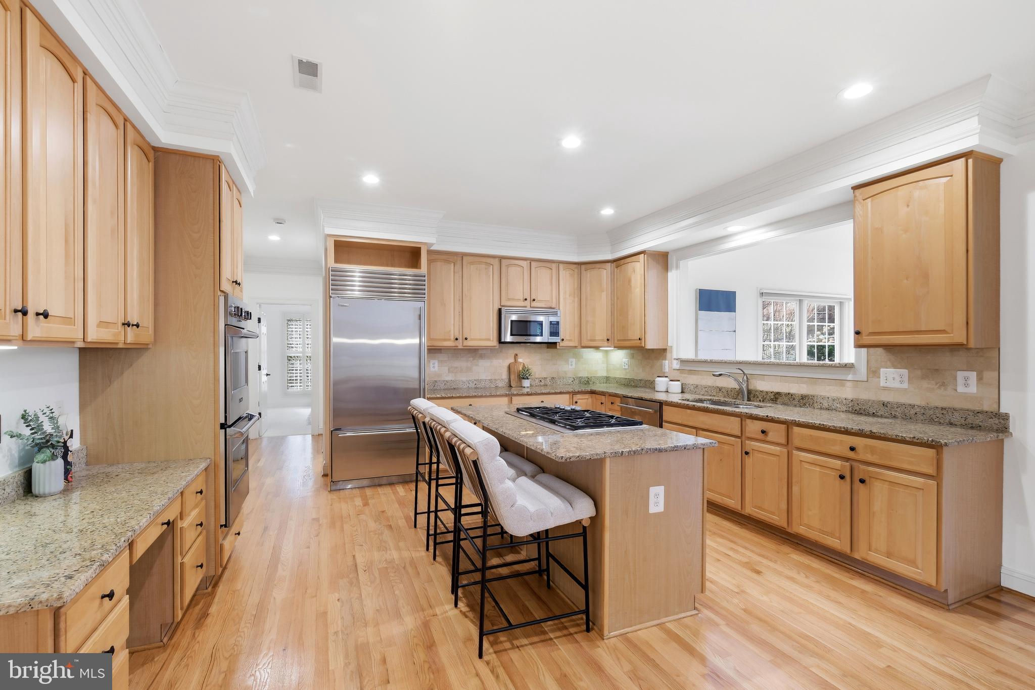 10405 SANDRINGHAM COURT