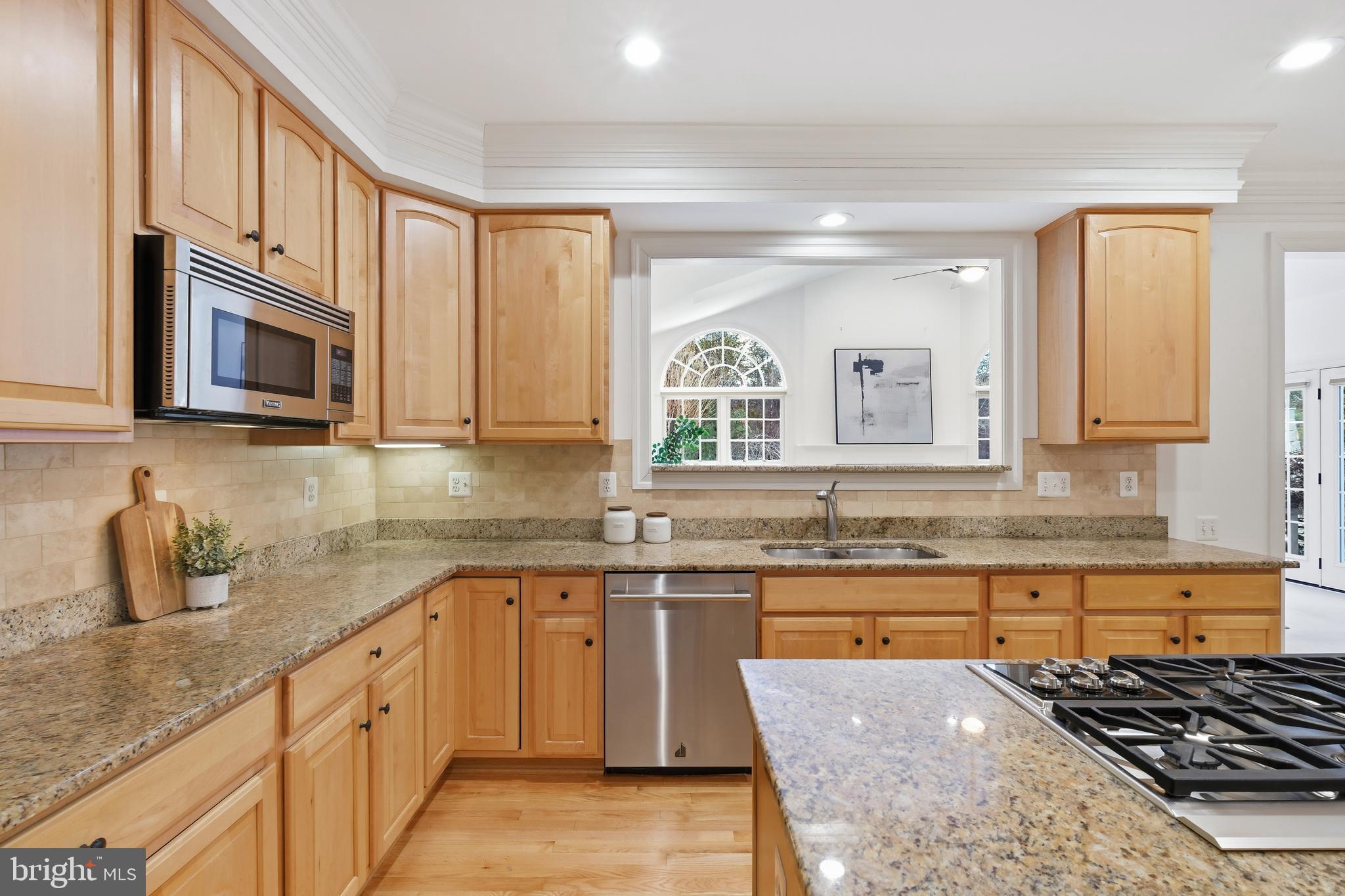 10405 SANDRINGHAM COURT