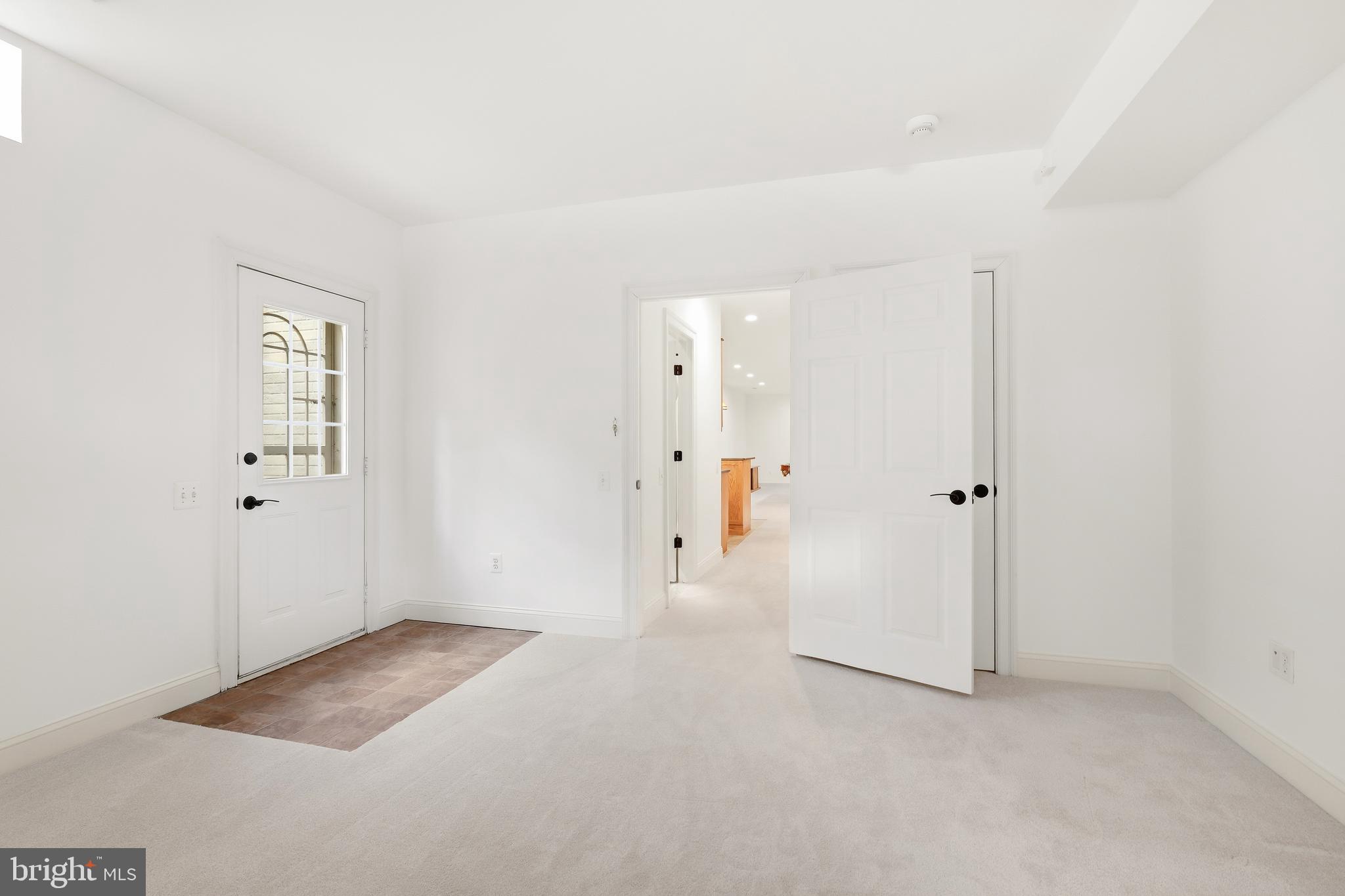 10405 SANDRINGHAM COURT