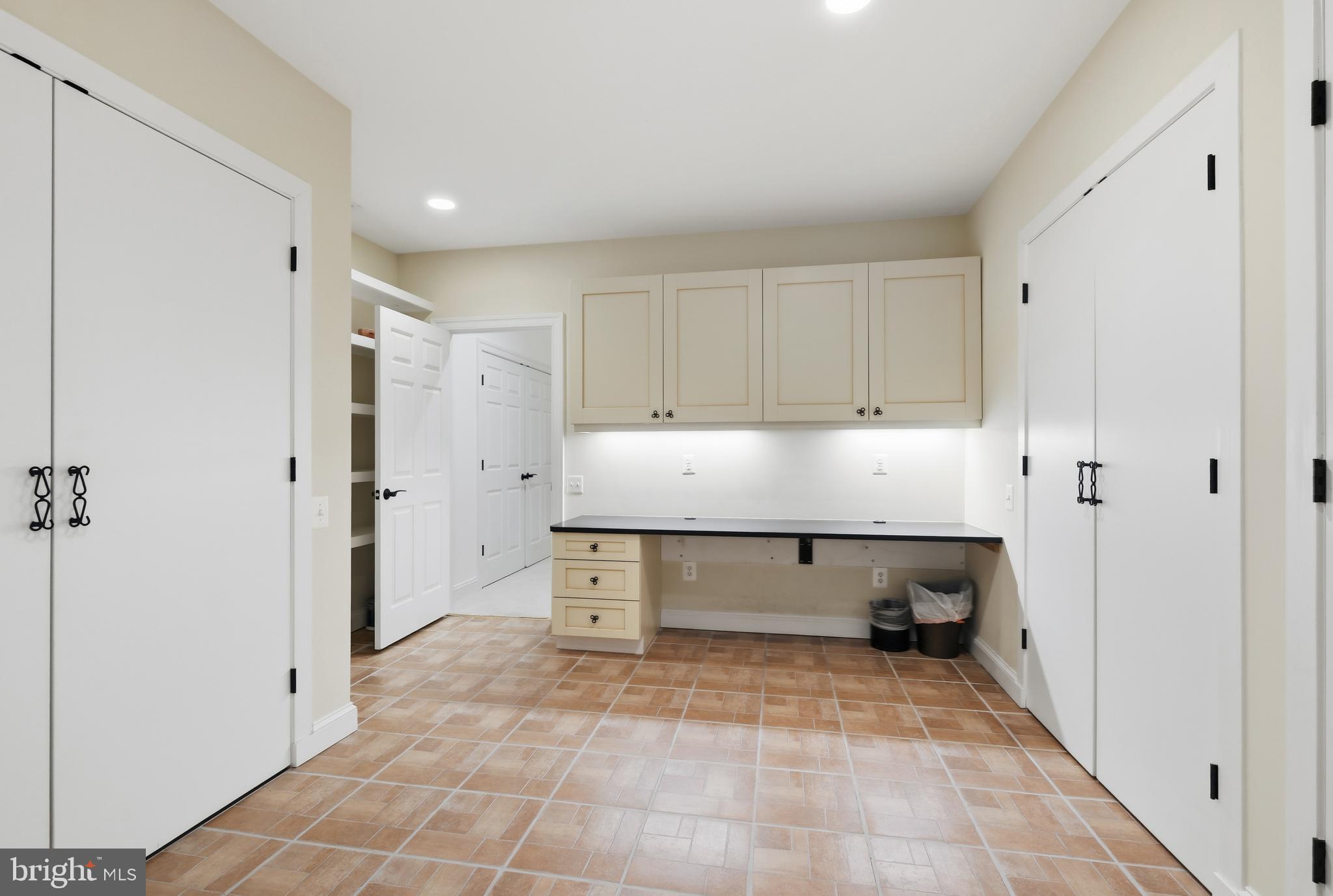 10405 SANDRINGHAM COURT