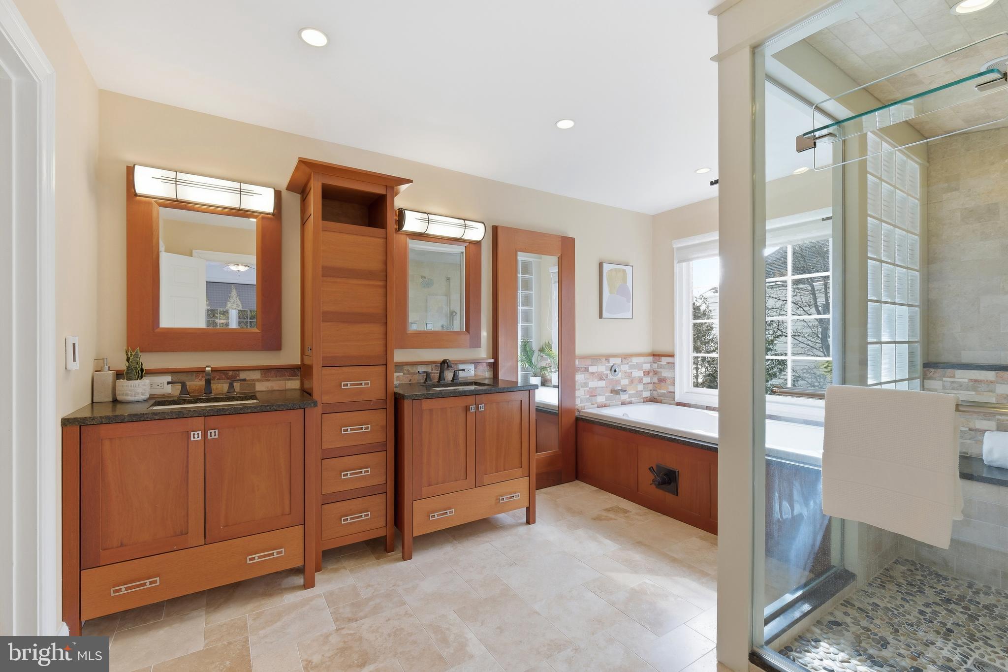 10405 SANDRINGHAM COURT