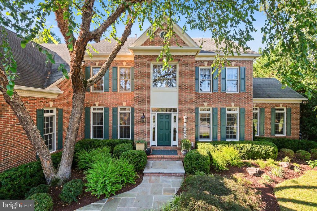 10405 SANDRINGHAM COURT