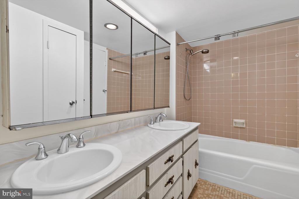 11801 ROCKVILLE PIKE 1514