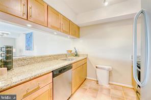 5802 NICHOLSON LANE 405