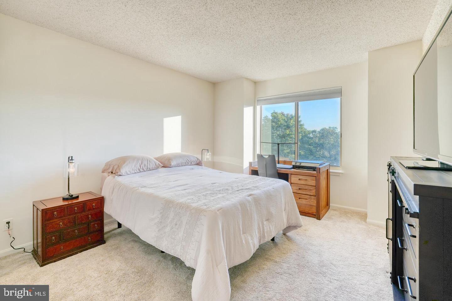 5802 NICHOLSON LANE 405