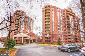 5802 NICHOLSON LANE 405