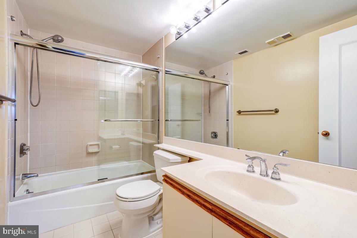 5802 NICHOLSON LANE 405