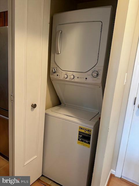 5802 NICHOLSON LANE 405