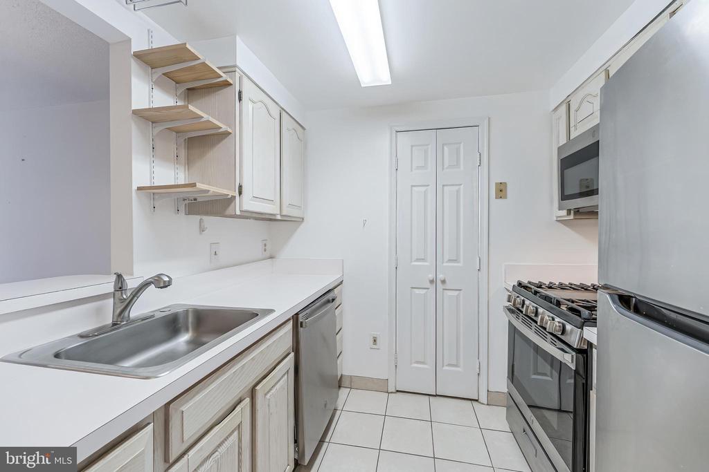 4808 MOORLAND LANE 314