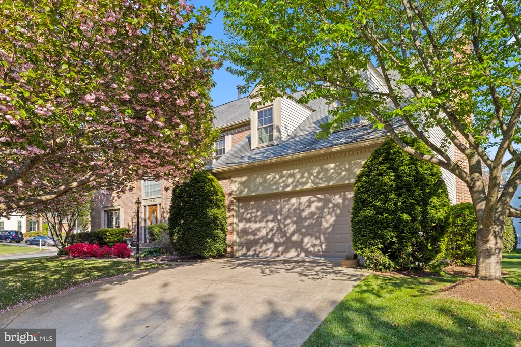 7412 ROSEWOOD MANOR LANE