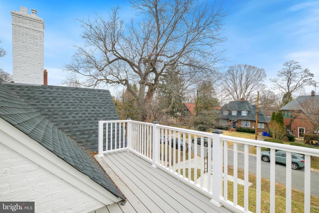 617 GREENBRIER DRIVE
