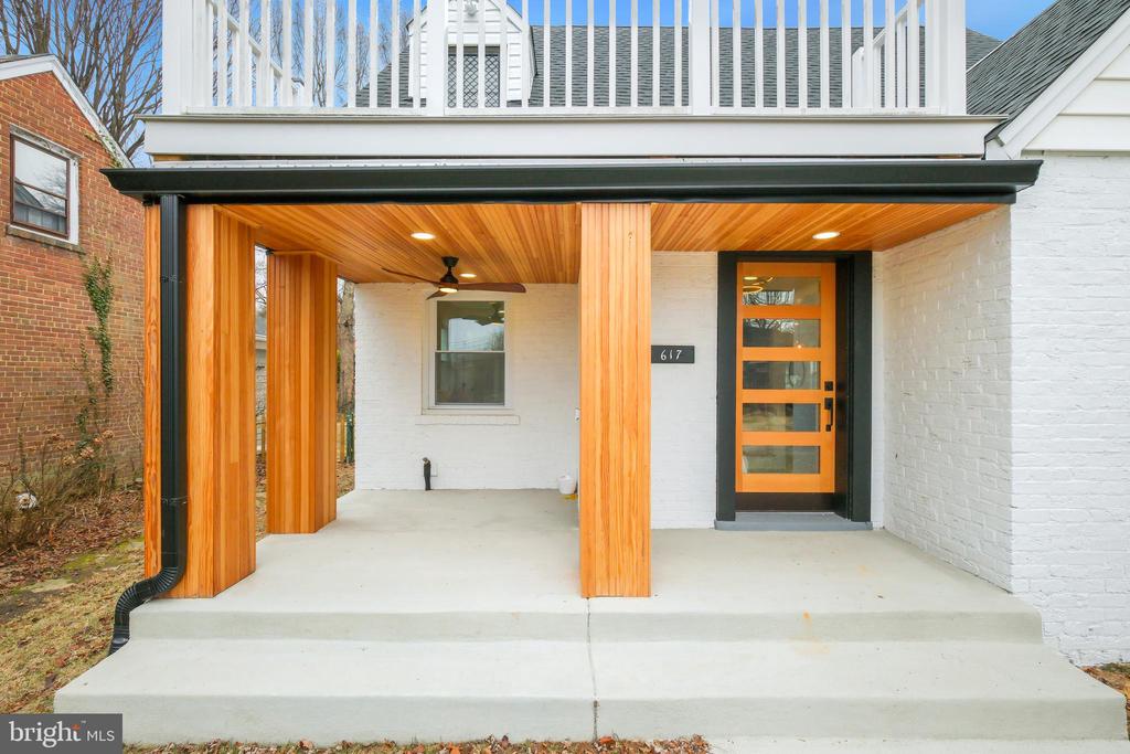 617 GREENBRIER DRIVE