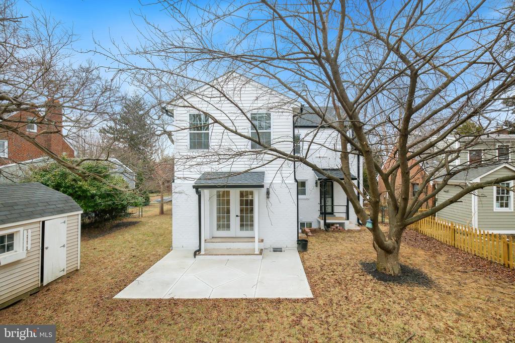 617 GREENBRIER DRIVE