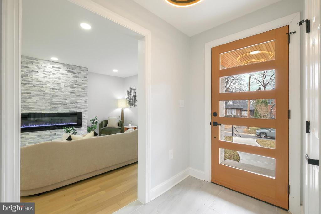 617 GREENBRIER DRIVE