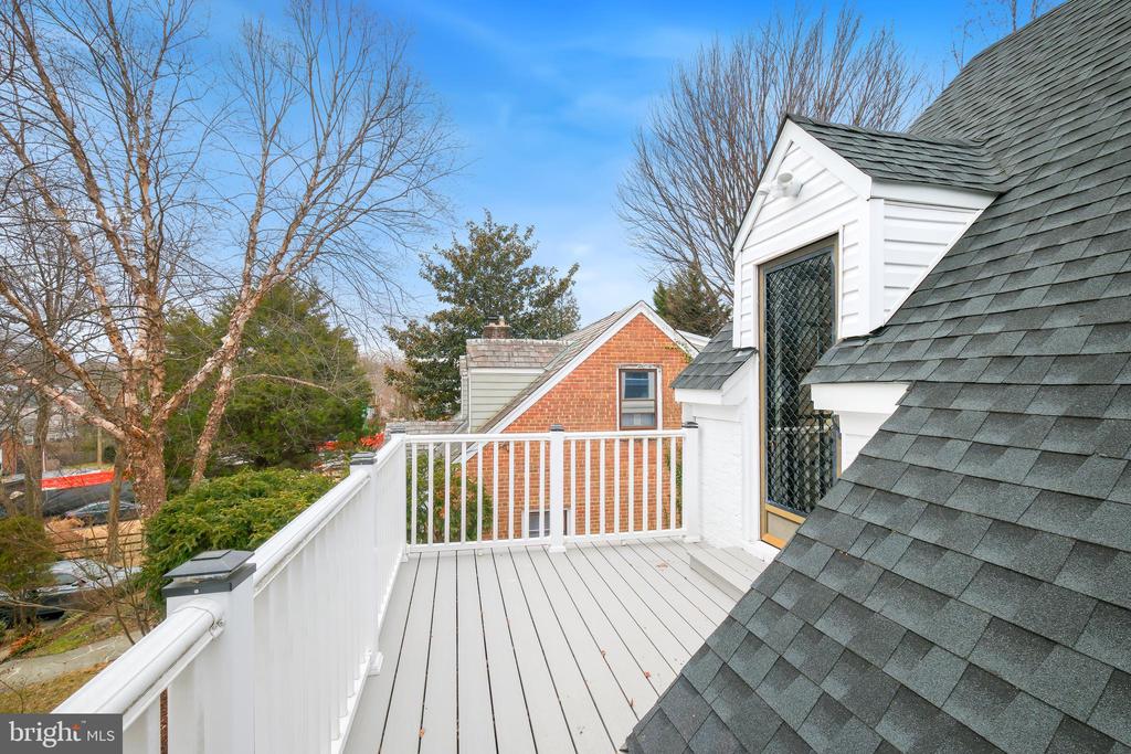 617 GREENBRIER DRIVE