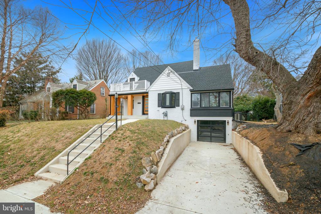 617 GREENBRIER DRIVE