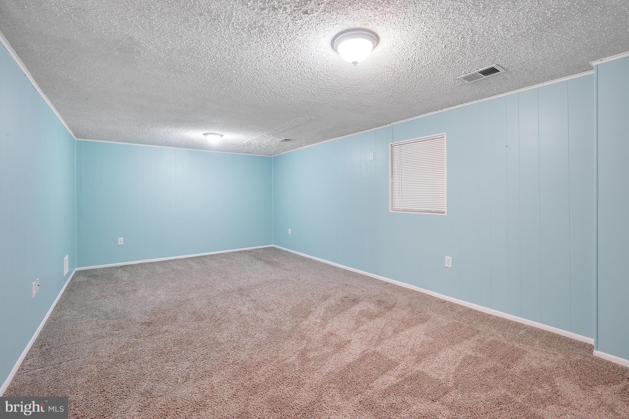 10 INGLESIDE COURT