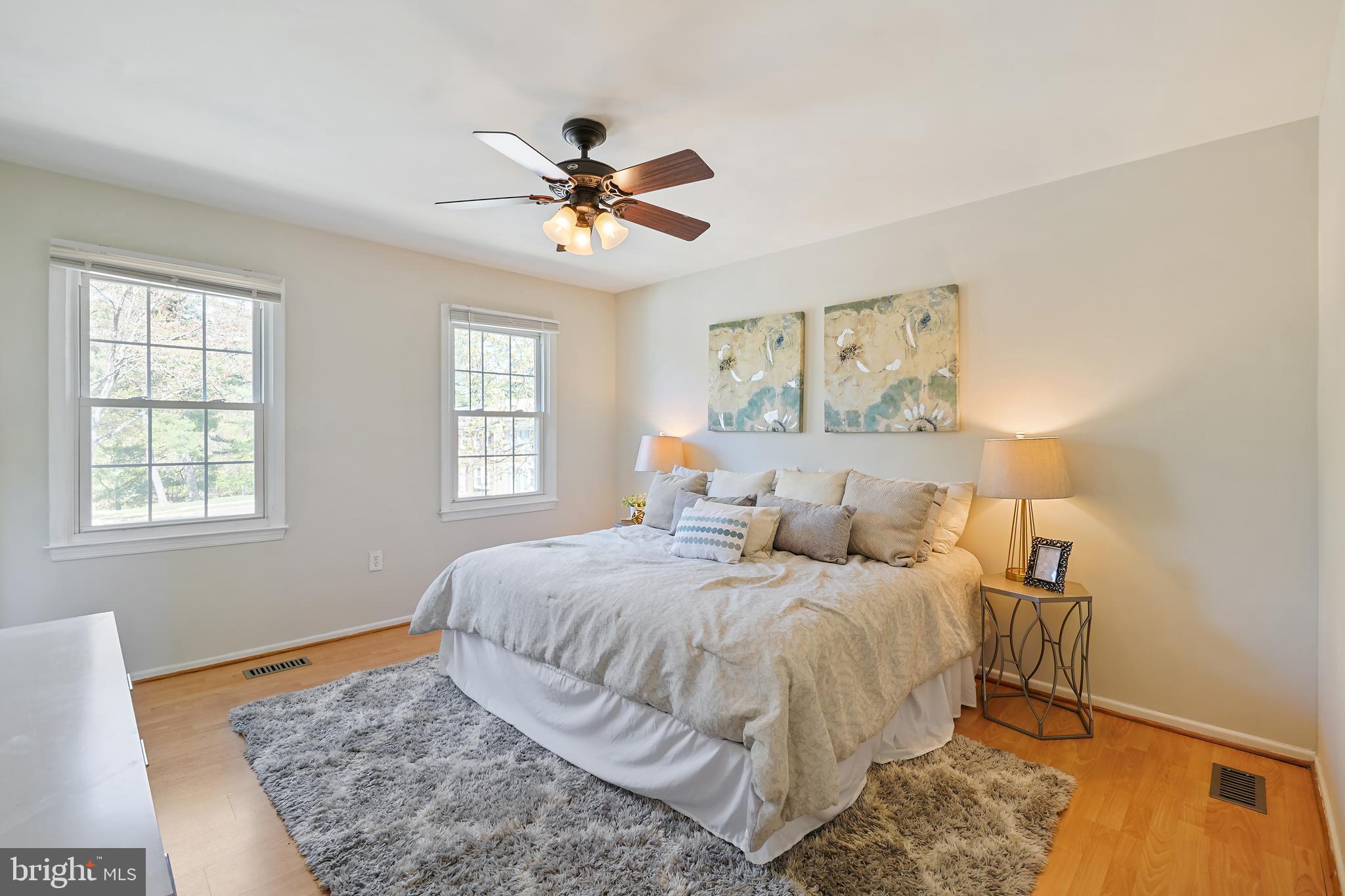 10 INGLESIDE COURT