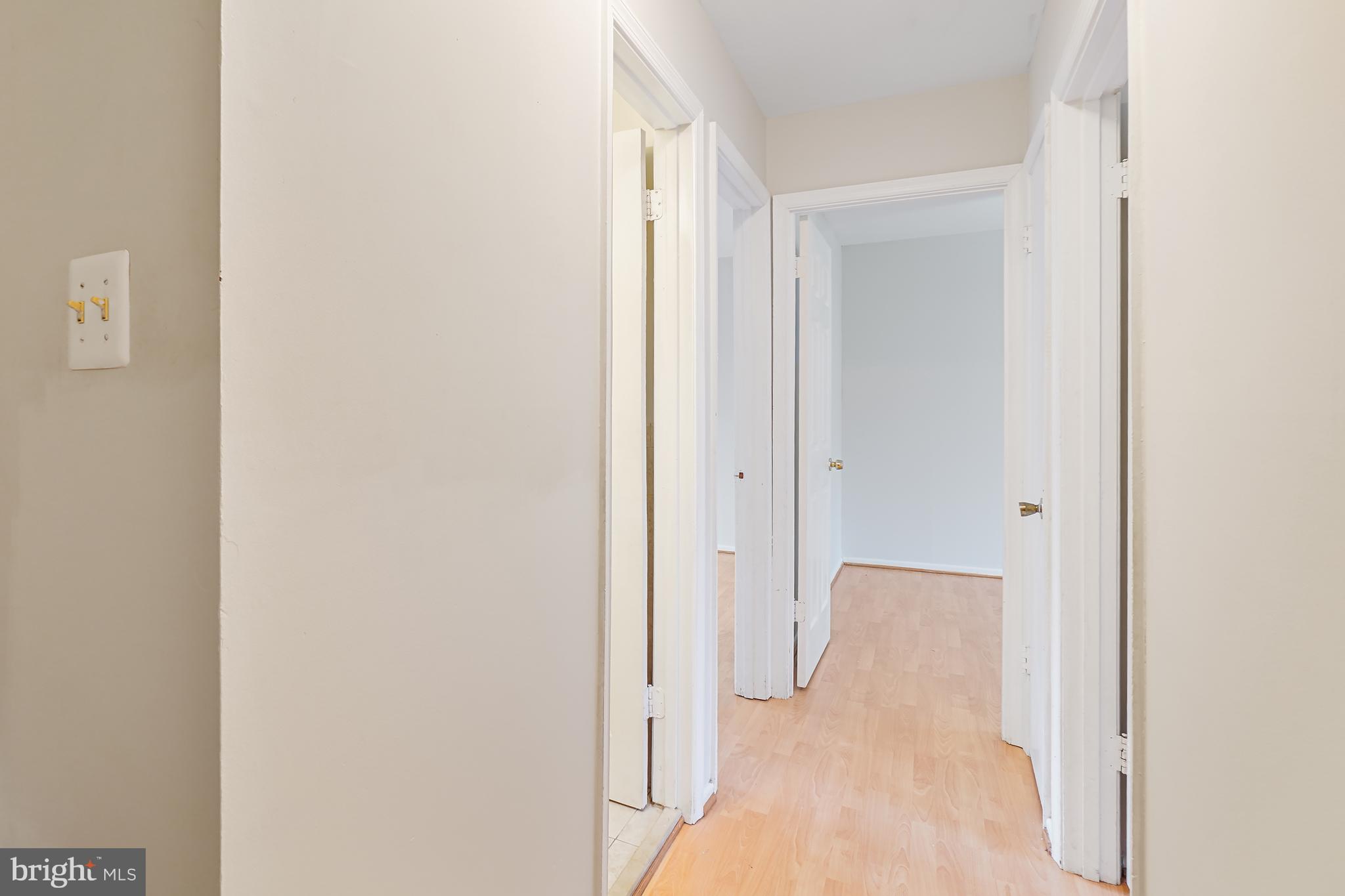 10 INGLESIDE COURT