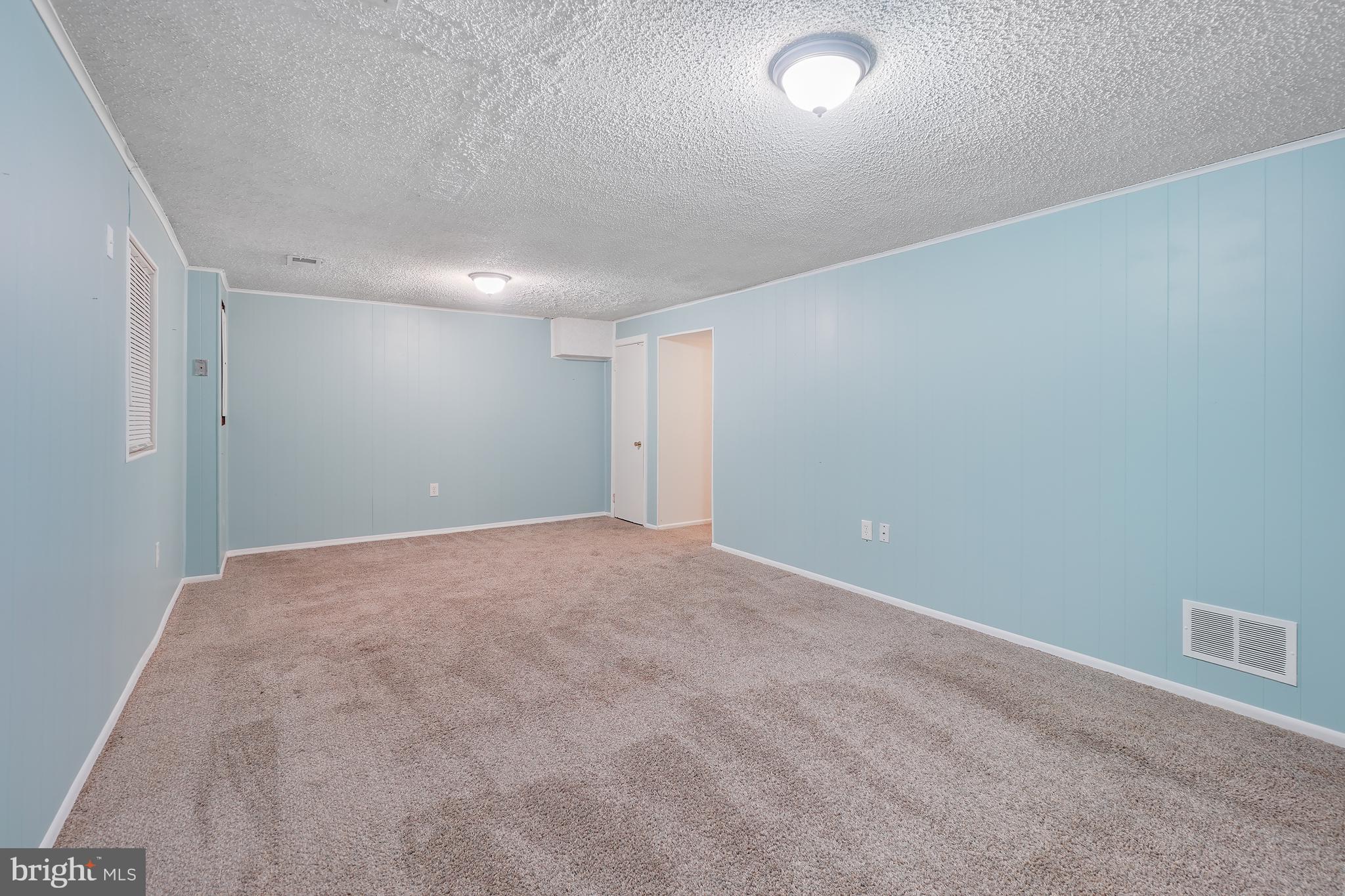 10 INGLESIDE COURT