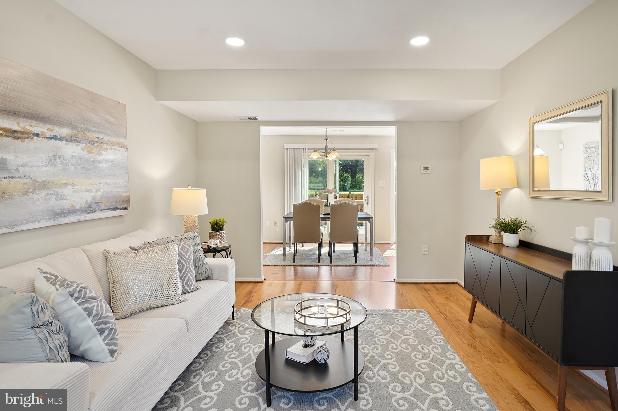 10 INGLESIDE COURT