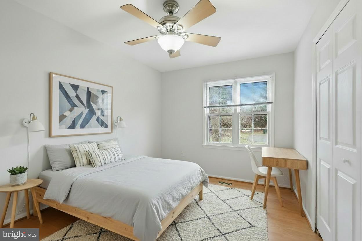 10 INGLESIDE COURT