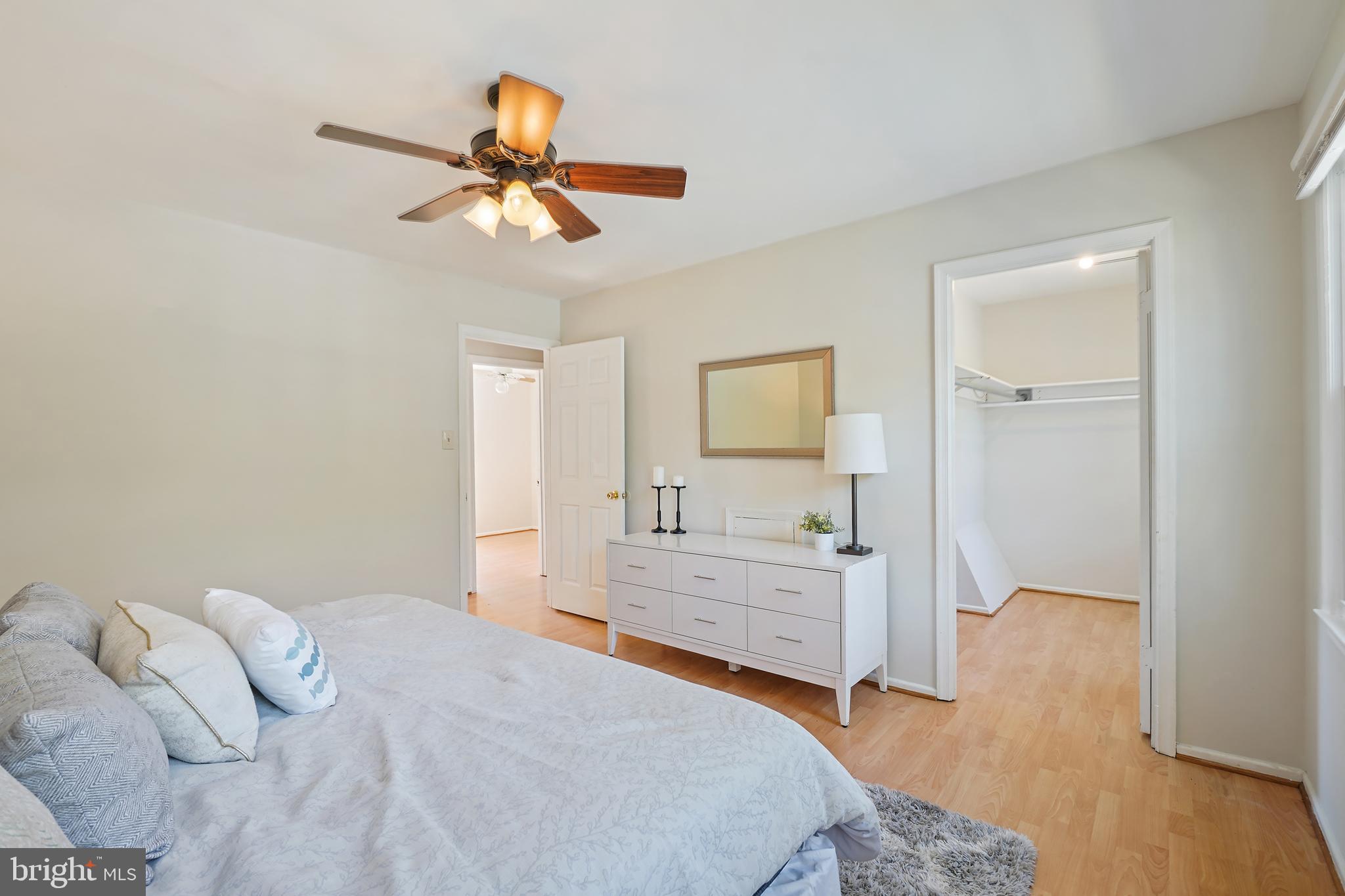 10 INGLESIDE COURT