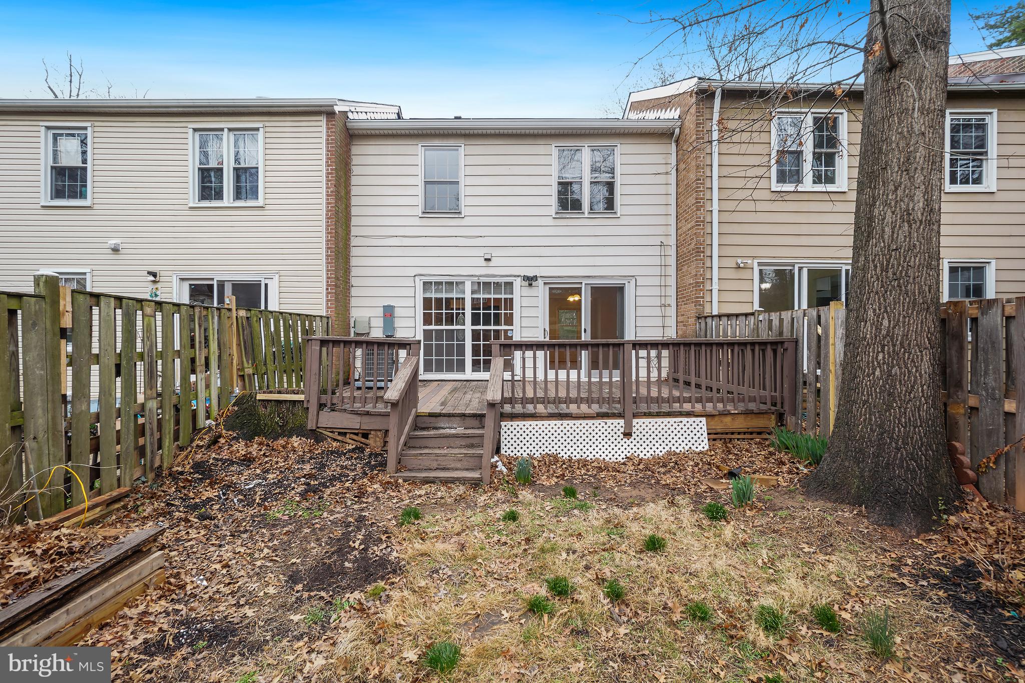 10 INGLESIDE COURT