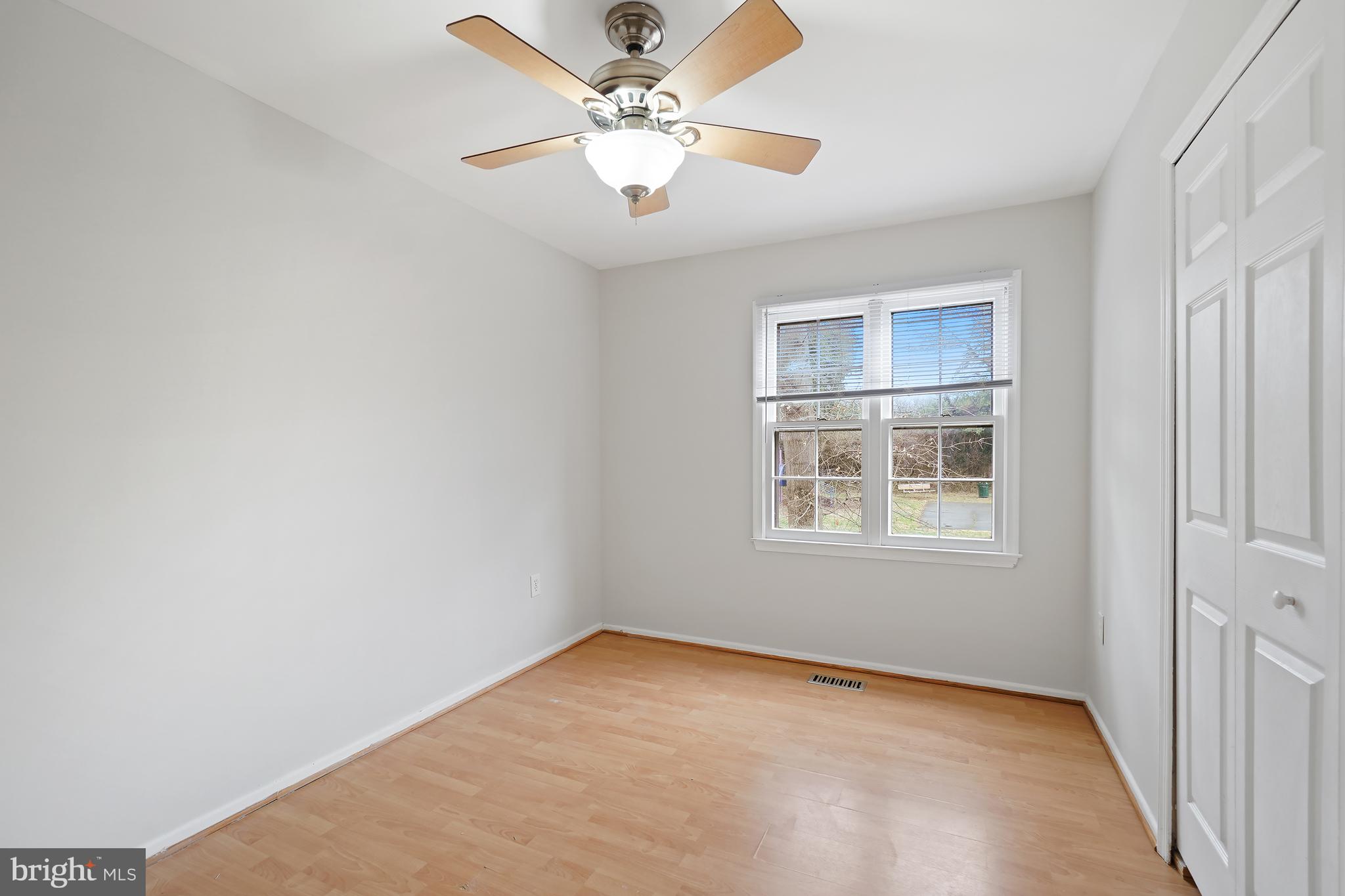10 INGLESIDE COURT