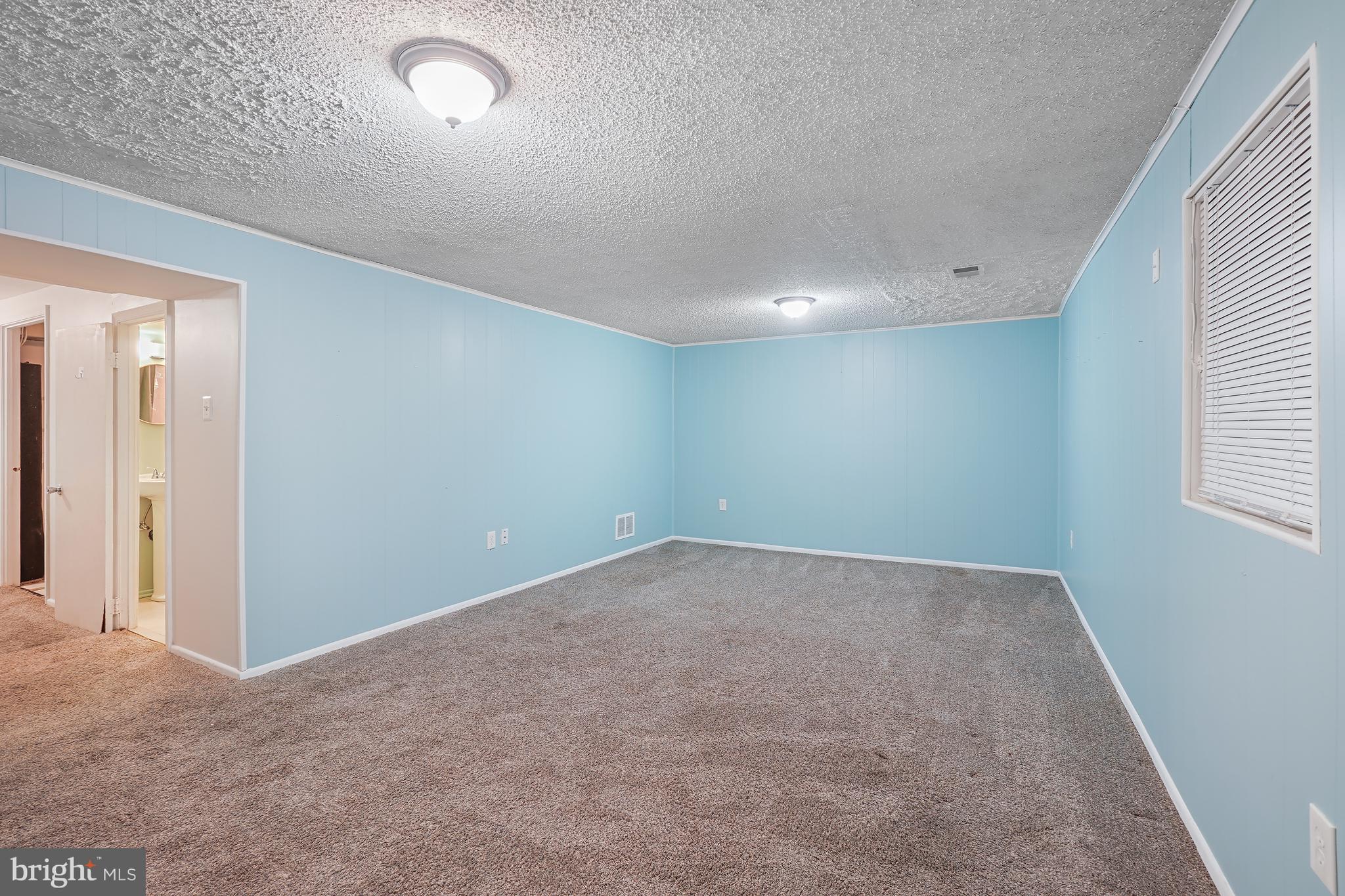10 INGLESIDE COURT