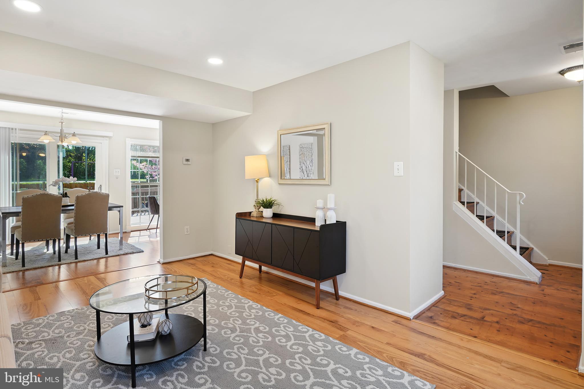 10 INGLESIDE COURT