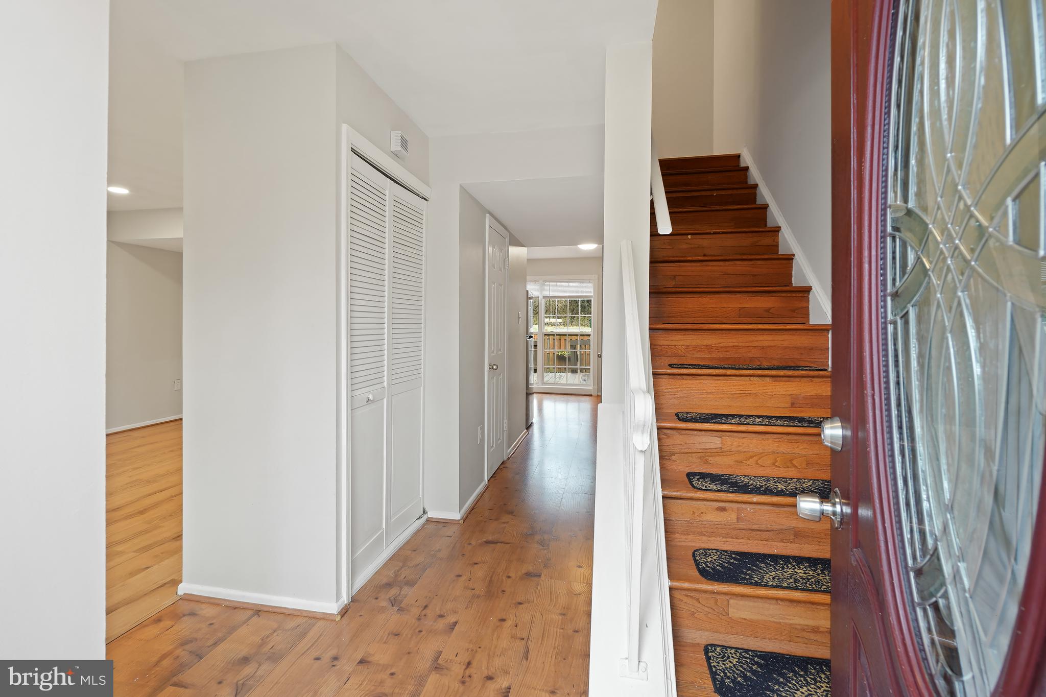 10 INGLESIDE COURT