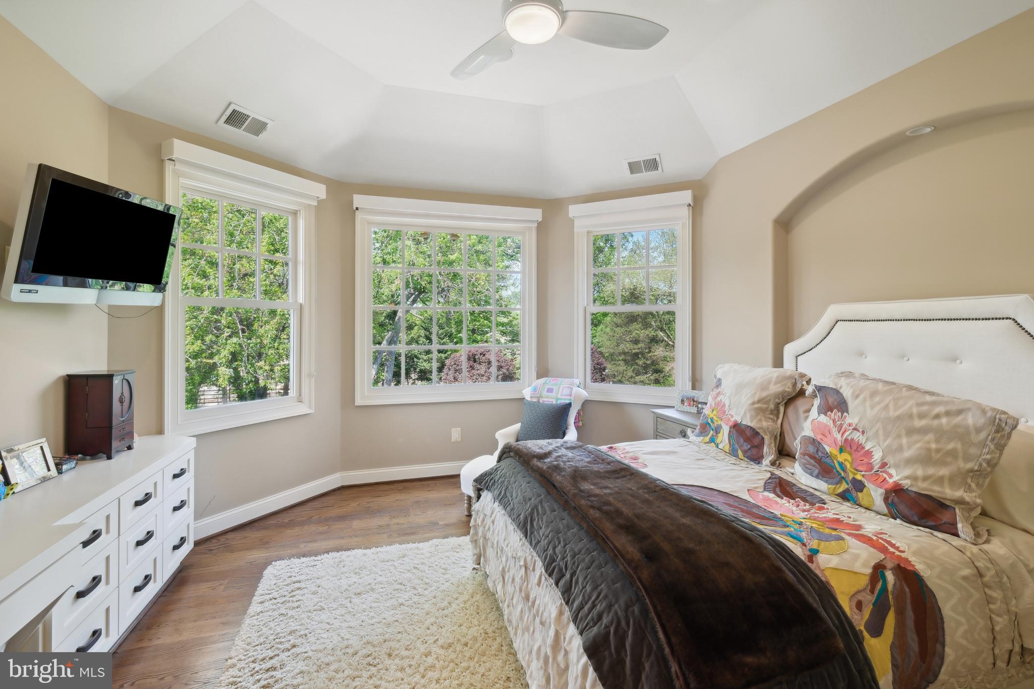11724 GAINSBOROUGH ROAD