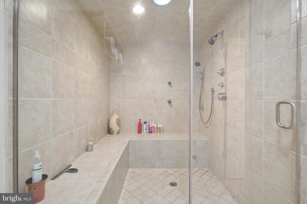11724 GAINSBOROUGH ROAD