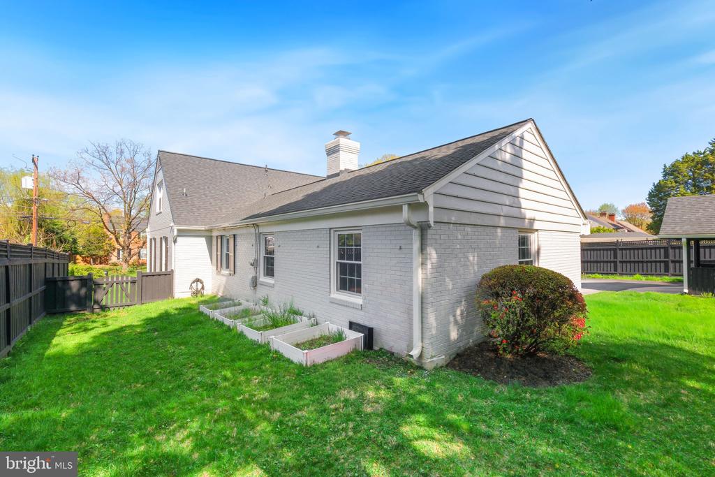 11005 LUXMANOR ROAD