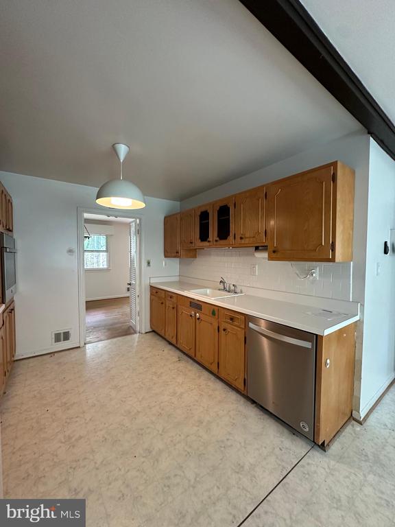 6621 SULKY LANE