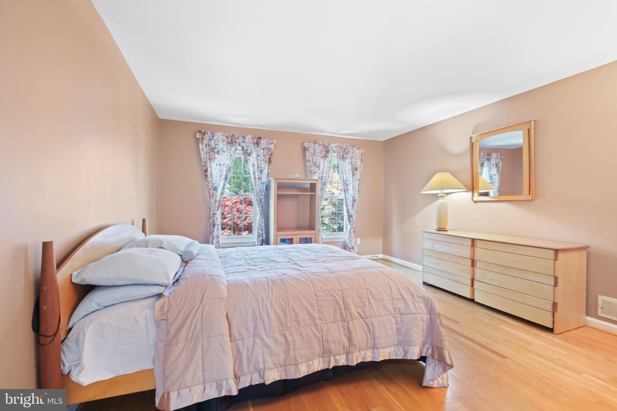 11917 REYNOLDS AVENUE