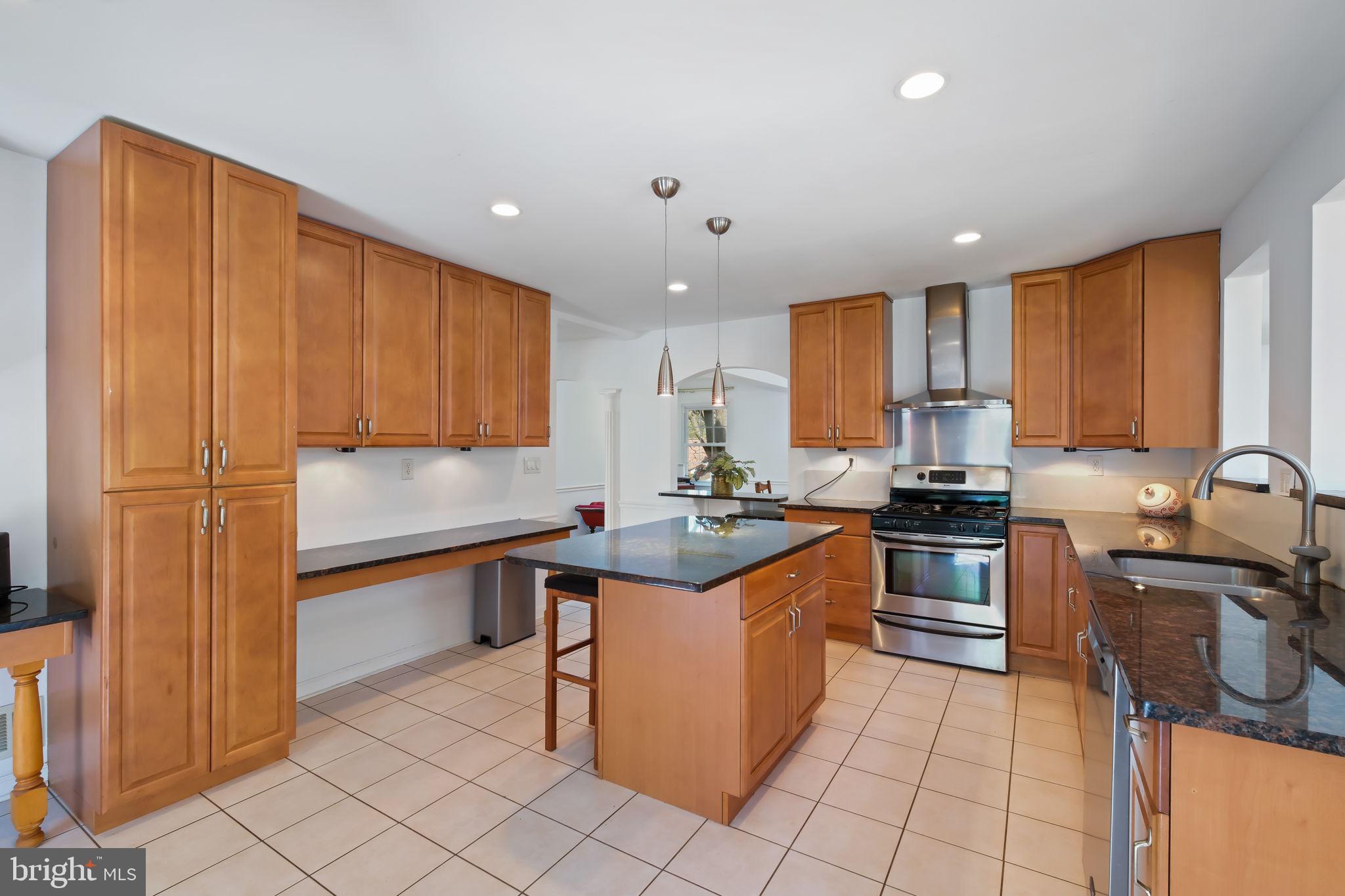 11917 REYNOLDS AVENUE