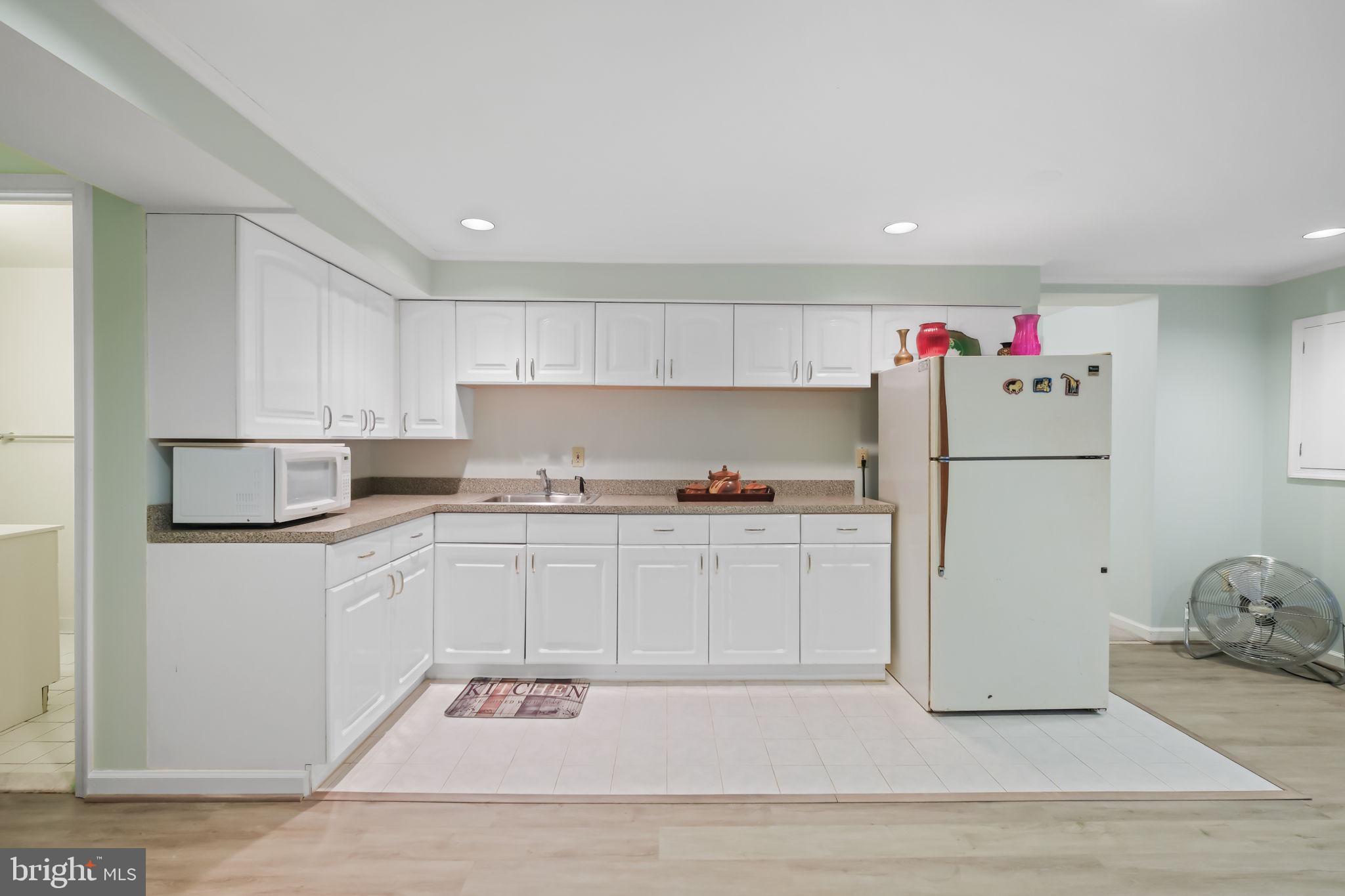 11917 REYNOLDS AVENUE