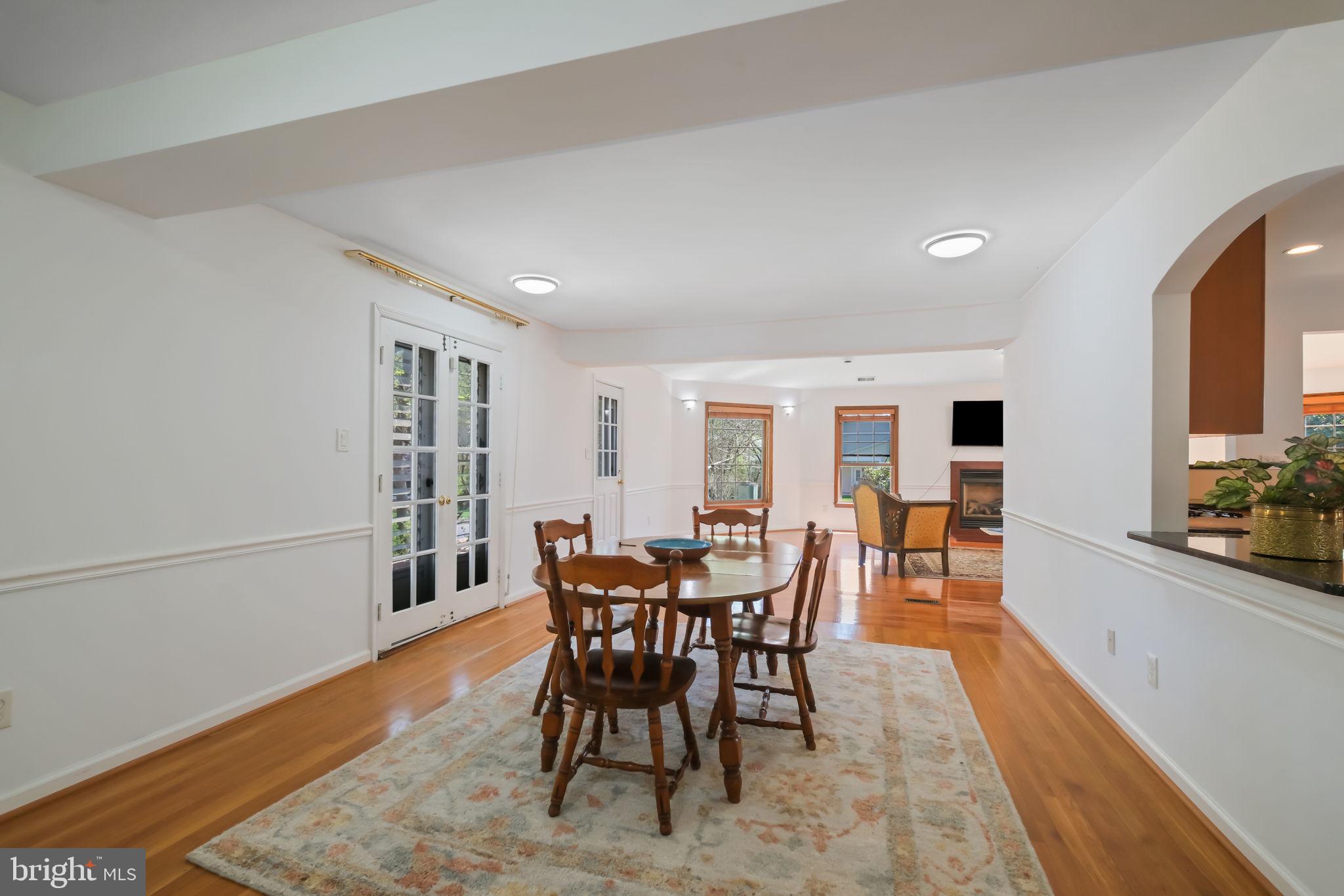 11917 REYNOLDS AVENUE