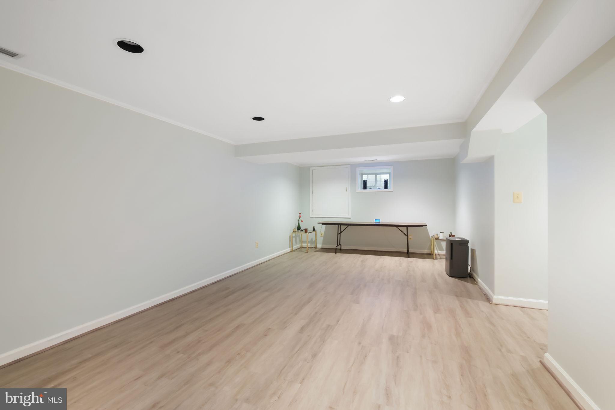 11917 REYNOLDS AVENUE