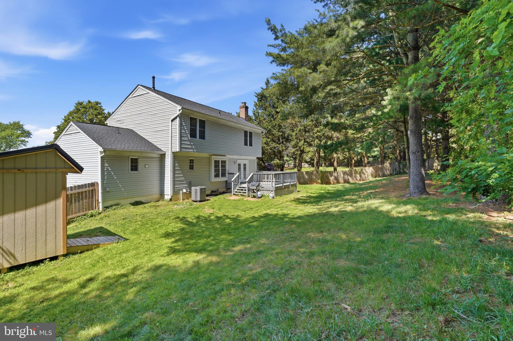 6 BOSTWICK COURT