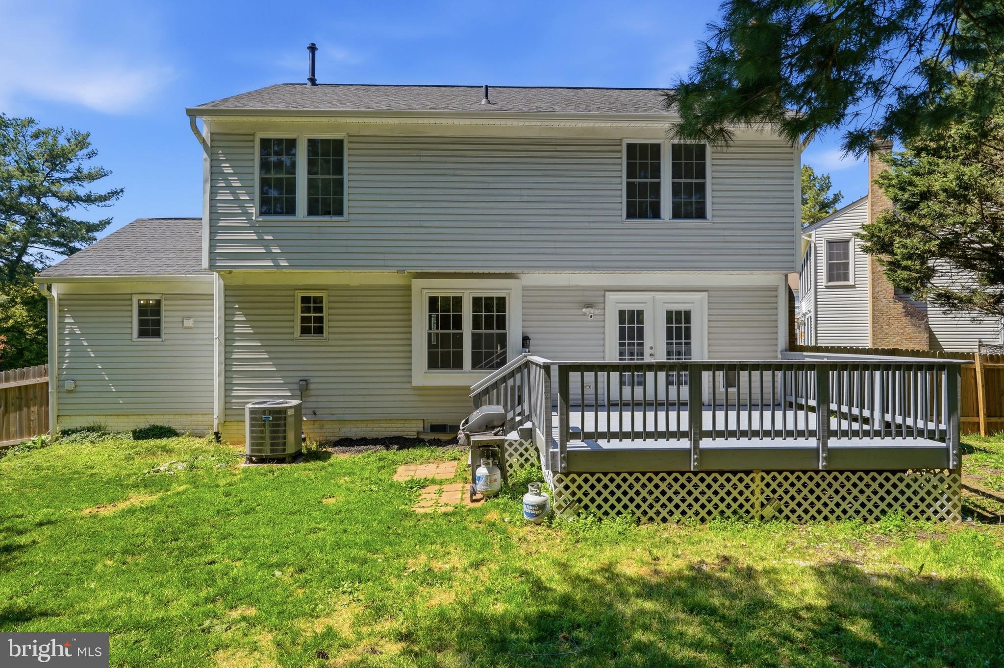 6 BOSTWICK COURT