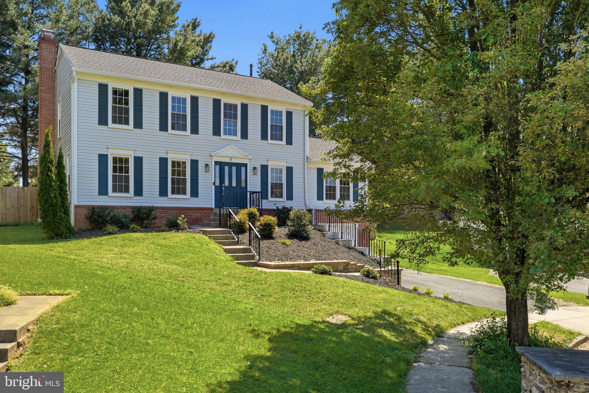 6 BOSTWICK COURT