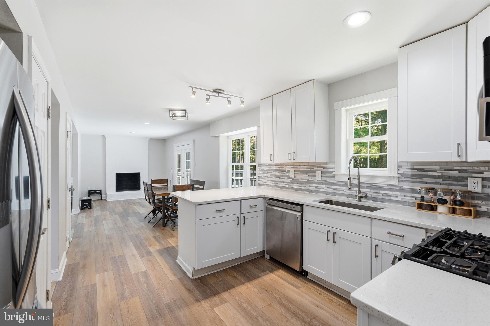 6 BOSTWICK COURT