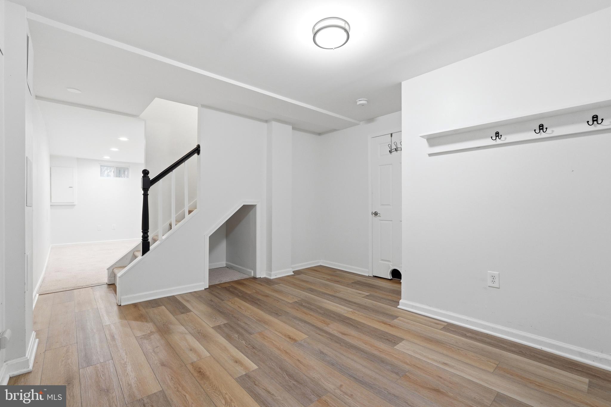 6 BOSTWICK COURT
