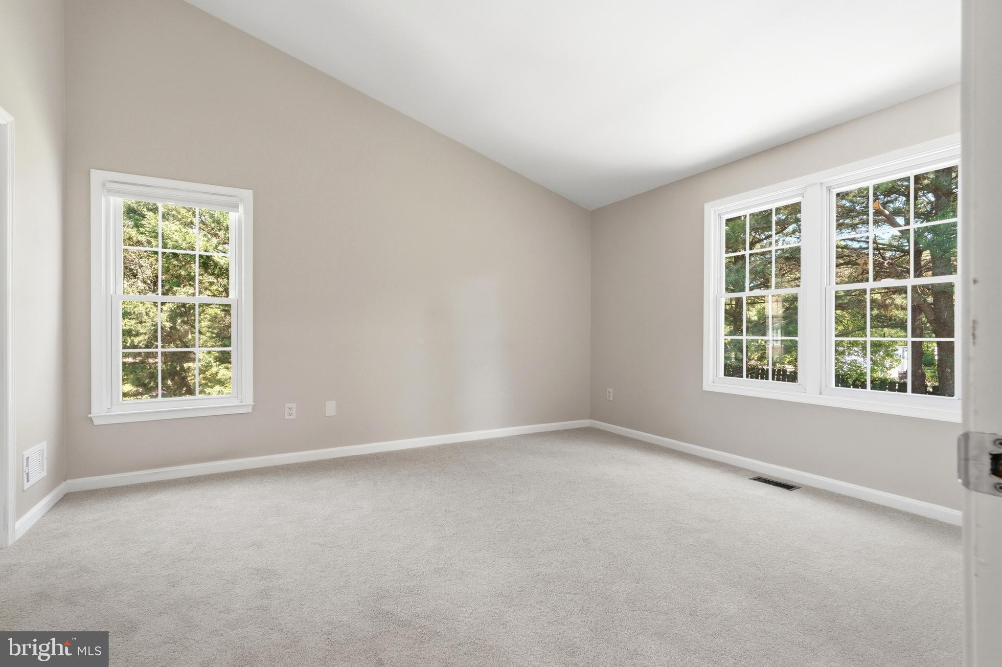 6 BOSTWICK COURT