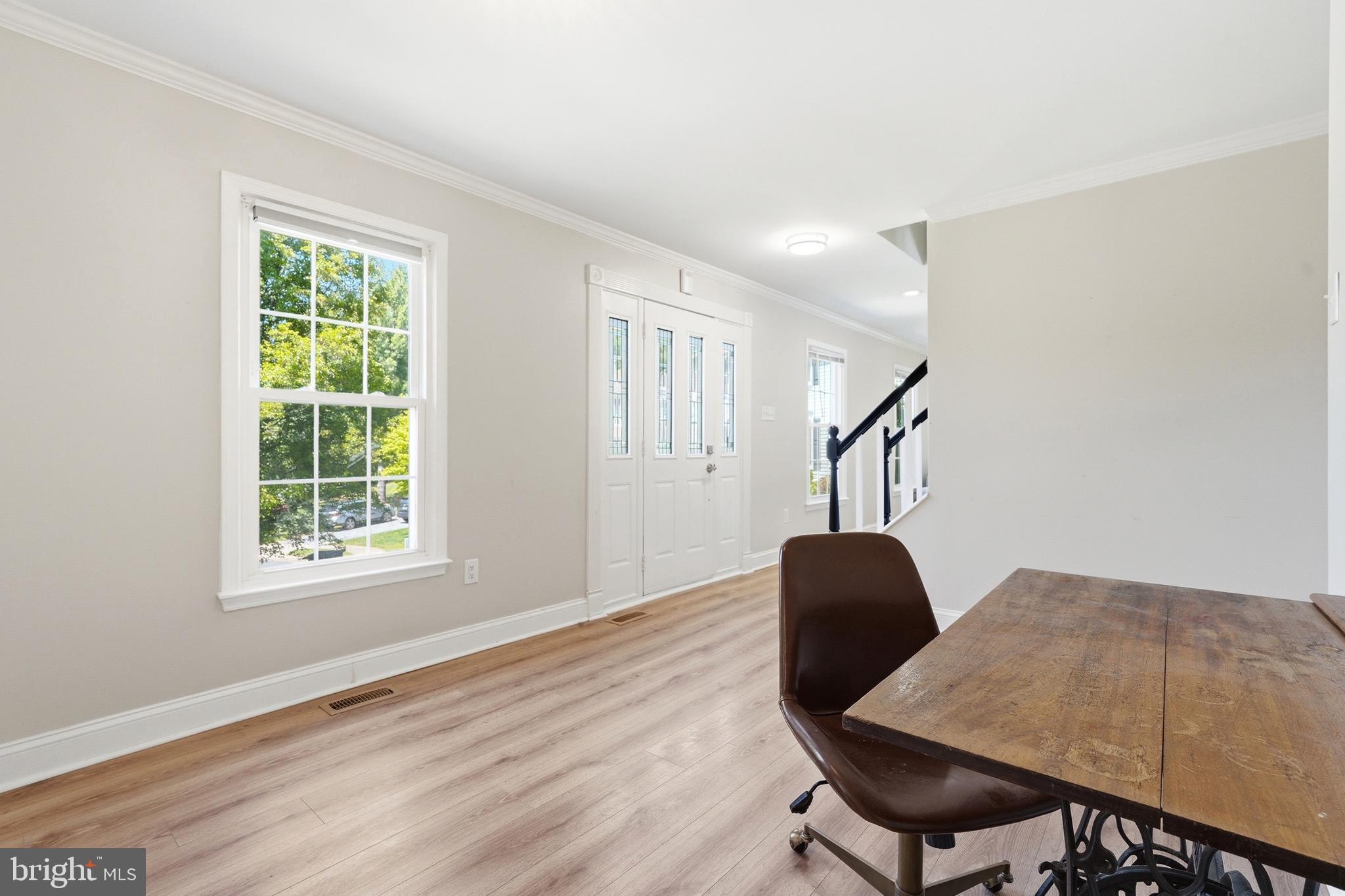 6 BOSTWICK COURT