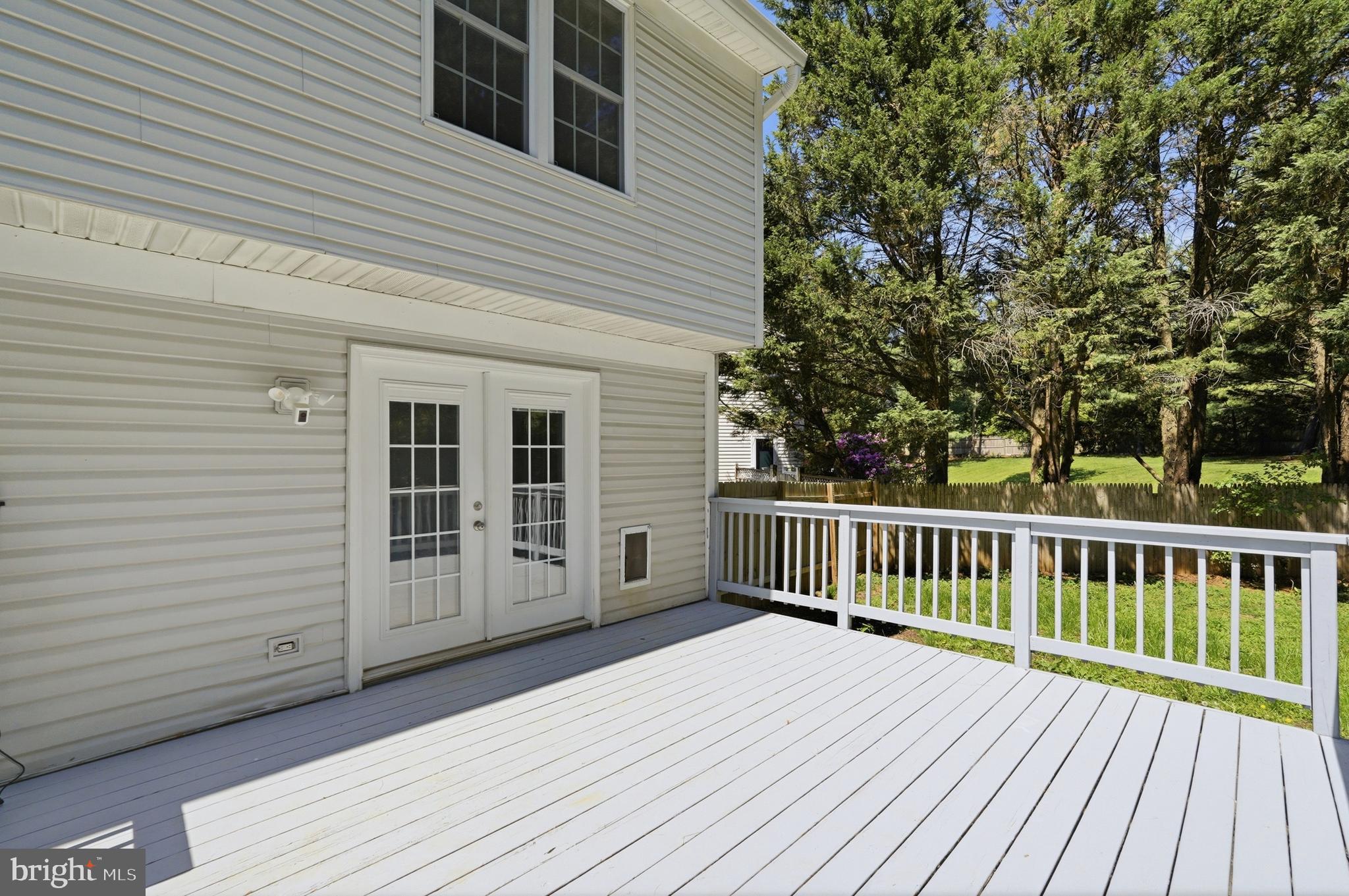 6 BOSTWICK COURT